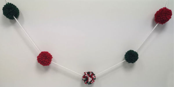 Picture of Christmas Bunting (green/Red/White)